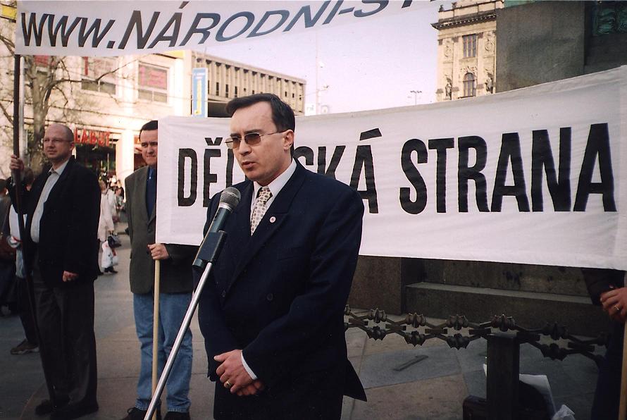 Devět let: Tři otázky pro tři zakladatele dělnické strany